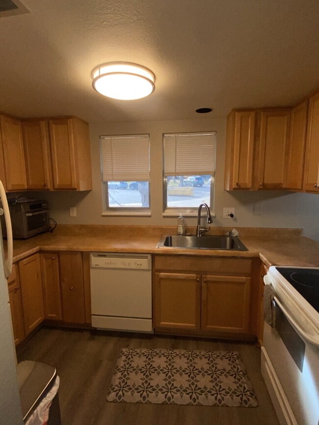 Photo - "Charming 3-Bed Gem with 2 Bathrooms in Greenwood Village – Your Cozy 1199 Sq Ft Retreat!" Apartment