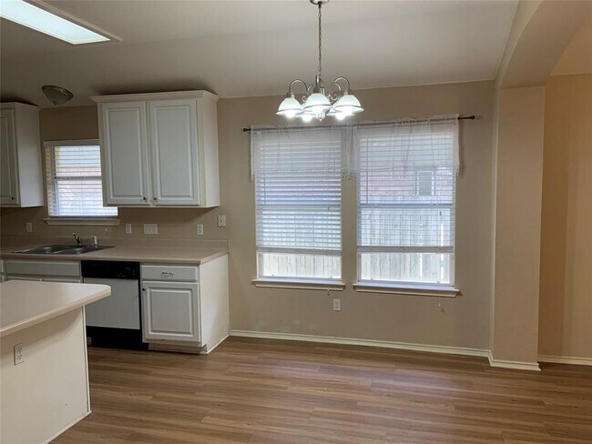 Building Photo - 9300 Sanford Dr