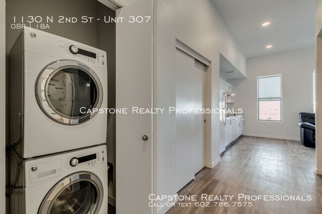 Building Photo - Contemporary Studio in Downtown Phoenix!