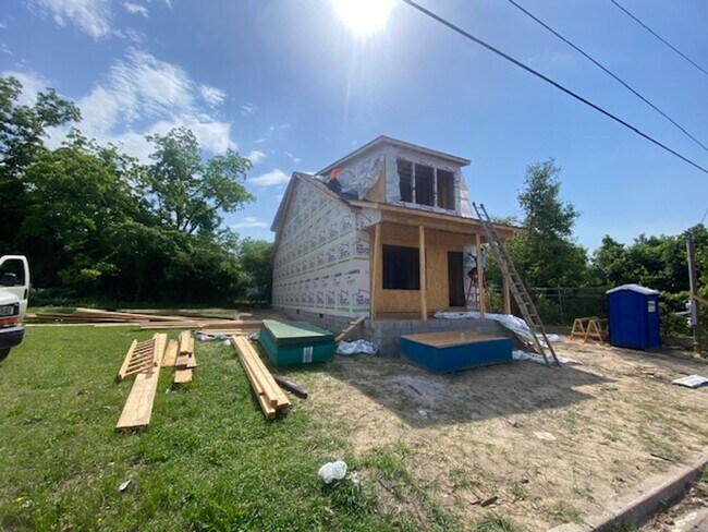 Building Photo - 1218 House St