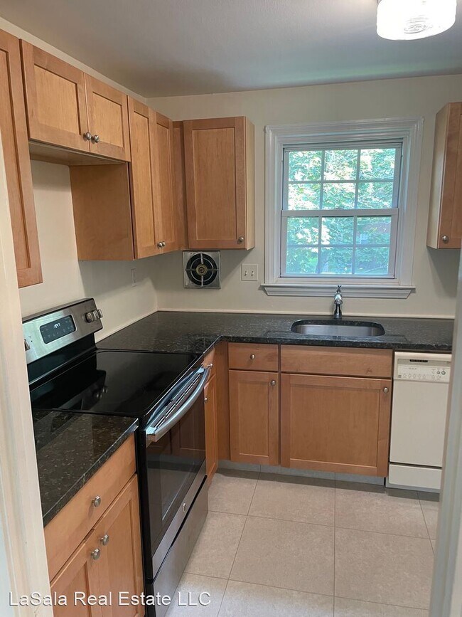 Building Photo - 1 br, 1 bath House - 9 Grandview Drive Uni...