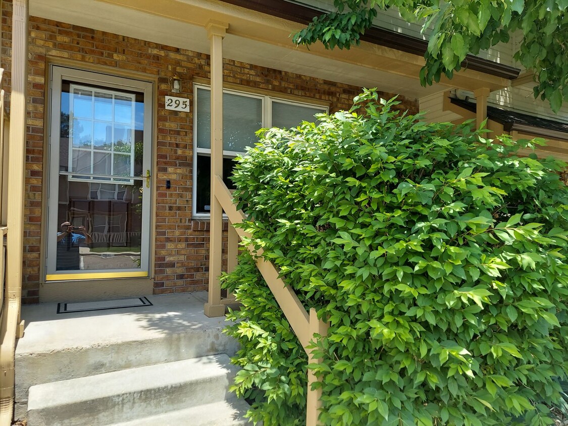 Foto principal - Beautiful Townhouse in Louisville!!
