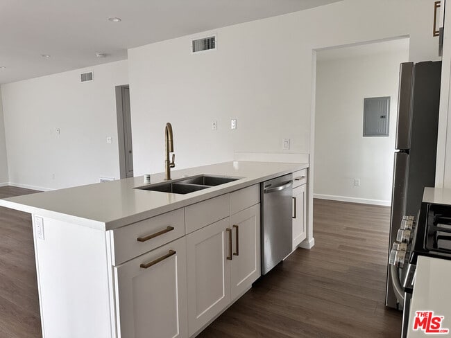 Foto del edificio - 1104 S Hudson Ave