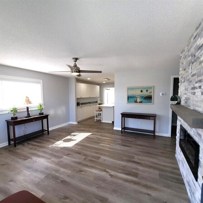 Foto del edificio - 4470 Mainlands Blvd W
