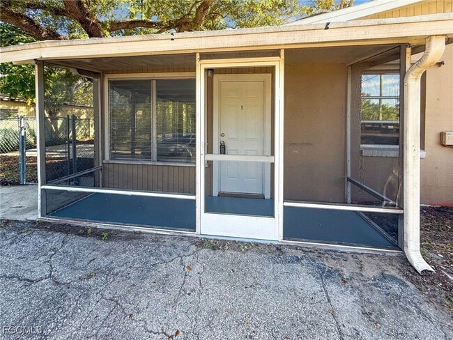 Foto del edificio - 9861 Orange River Blvd