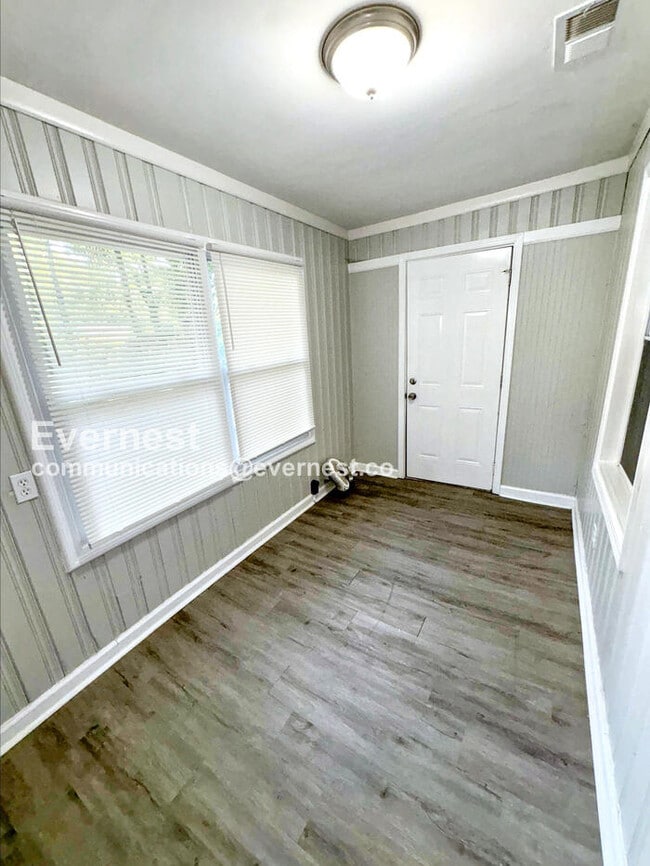 Building Photo - 5404 Bryant Blvd