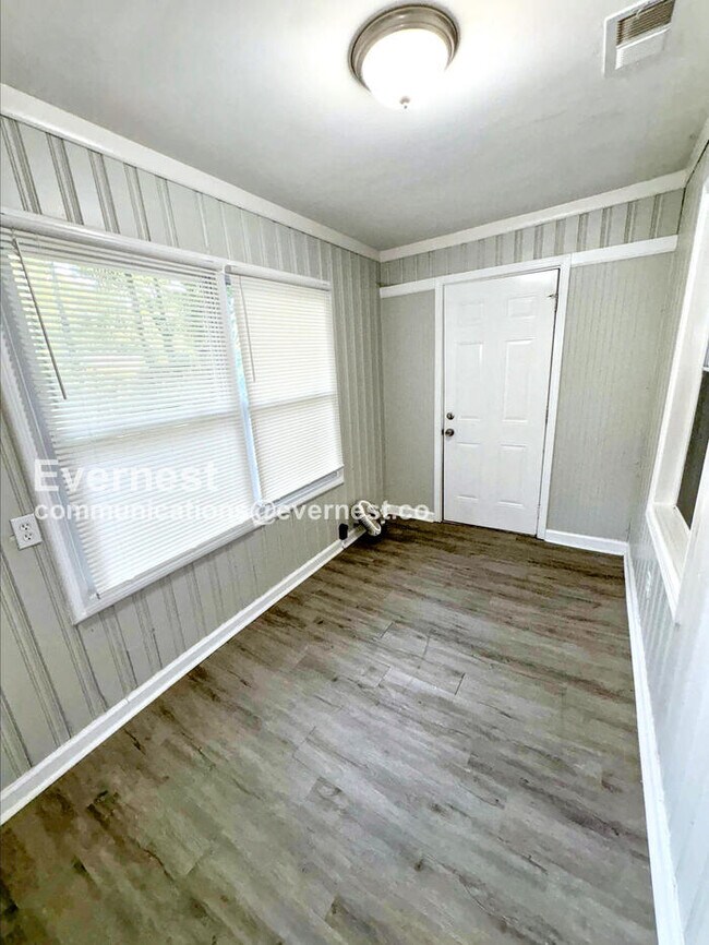 Foto del edificio - 5404 Bryant Blvd