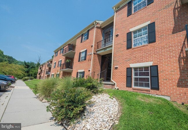 Foto del edificio - 800 College Ln