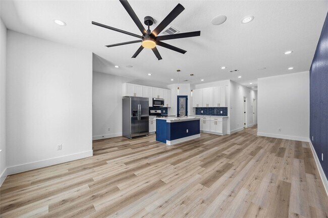 Building Photo - 8531 Rinn St