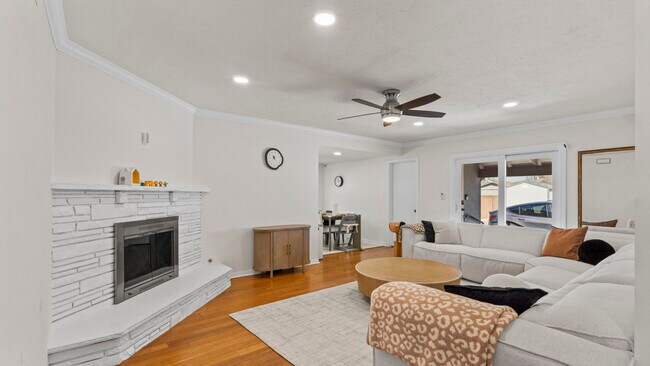Foto del edificio - 1511 E Orange Grove Ave
