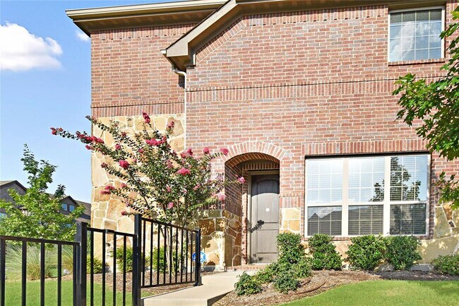 Building Photo - 2321 Jameson Ln