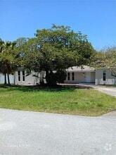 Building Photo - 17131 SW 85th Ave