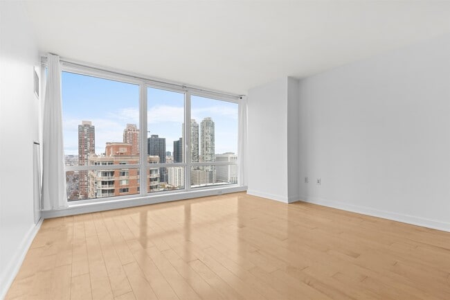 Foto del edificio - 2 2nd St