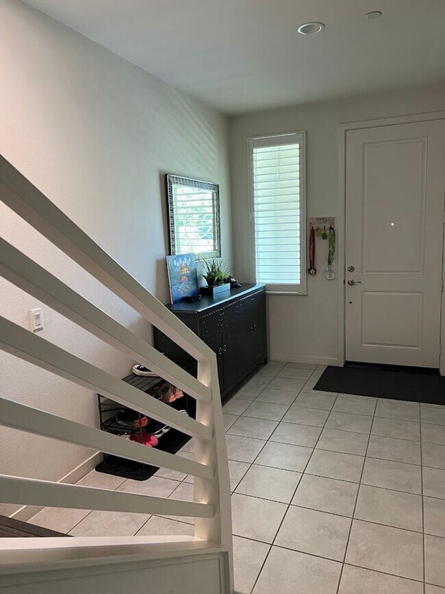 Foto del edificio - Rooms for Rent in Irvine's Great Park
