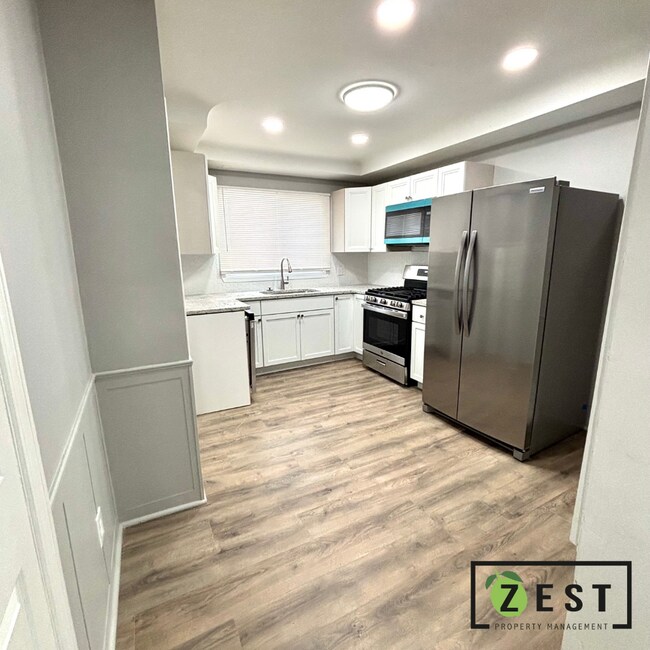 Building Photo - GORGEOUS 3 BD 1.5 BATH HOME!