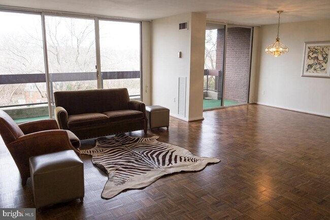 Foto del edificio - 4100 N Charles St
