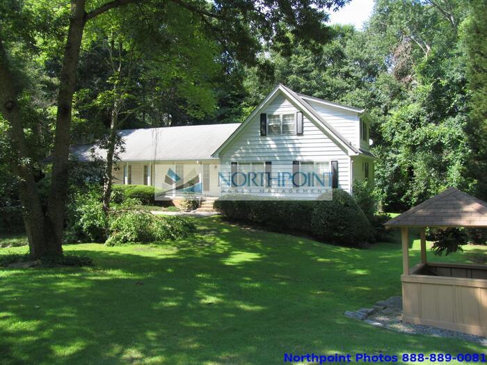 Foto principal - Live in Comfort & Style – 5BR/3.5BA Home w...