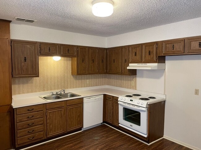 Foto del edificio - 2 Bedroom 1 Bath Duplex in West Tyler!