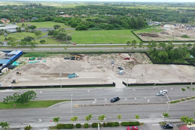 Building Photo - Residences at Naranja Lakes