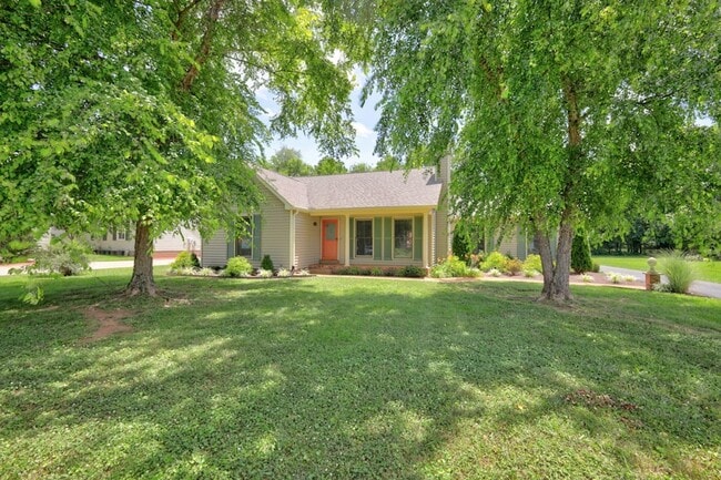Building Photo - 3215 Arthur Dr