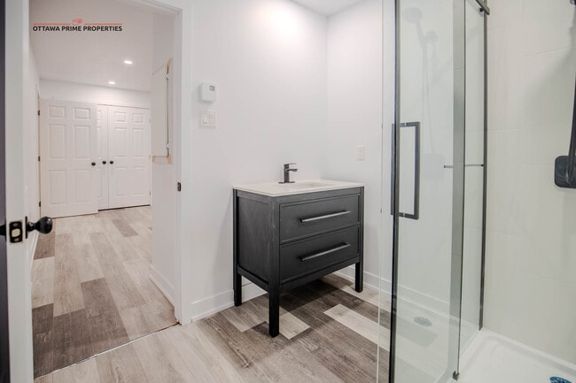 Building Photo - 125 Rue de Vimy