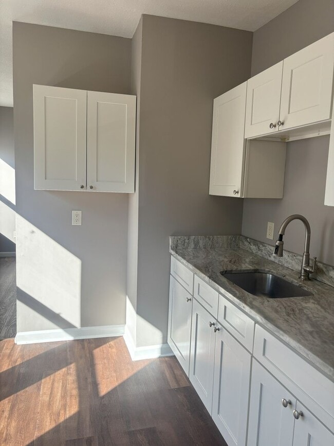 92-98 Wells Street - 92-98 Wells Street Apartment