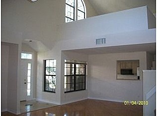 Foto principal - 2 bedroom 2 bath Townhome in Naples