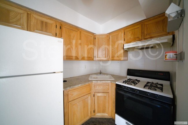 Building Photo - 2915 31st Ave