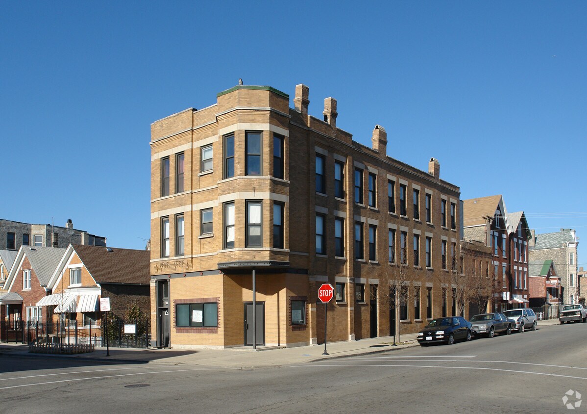 Primary Photo - 2200 W 23rd St