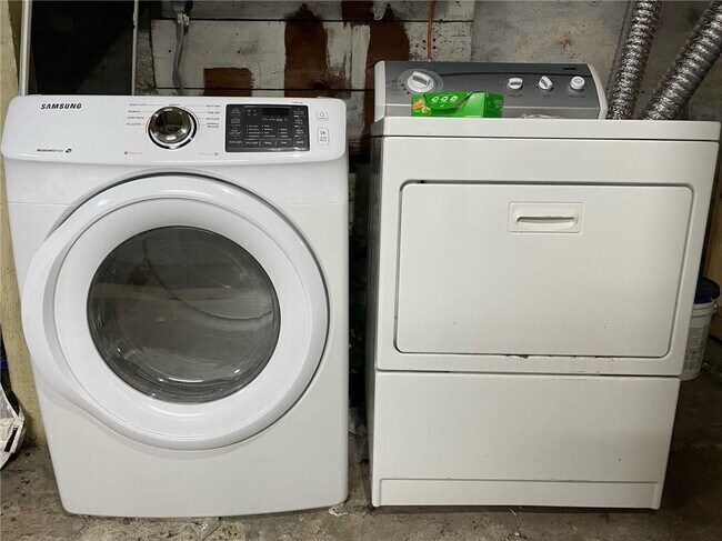 Single use - First floor only - 160 Morton Ave