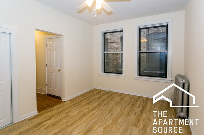 Foto del edificio - 2260 N Lincoln Ave