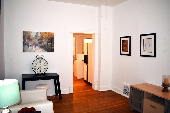 Living Room - 62 Lincoln St