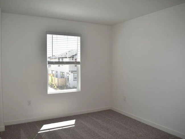 Building Photo - Located in one of Elk Grove's most sought-after neighborhoods