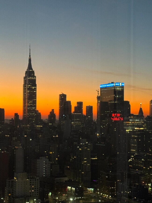 Foto del edificio - 312 W 42nd St