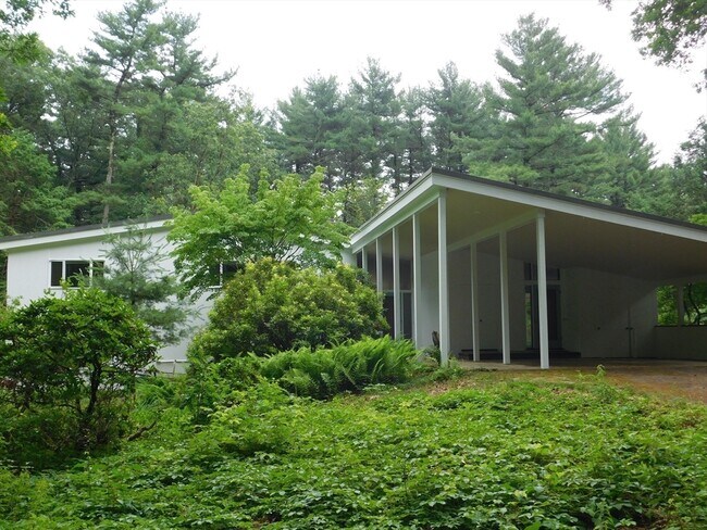 Building Photo - 60 Shaw Dr