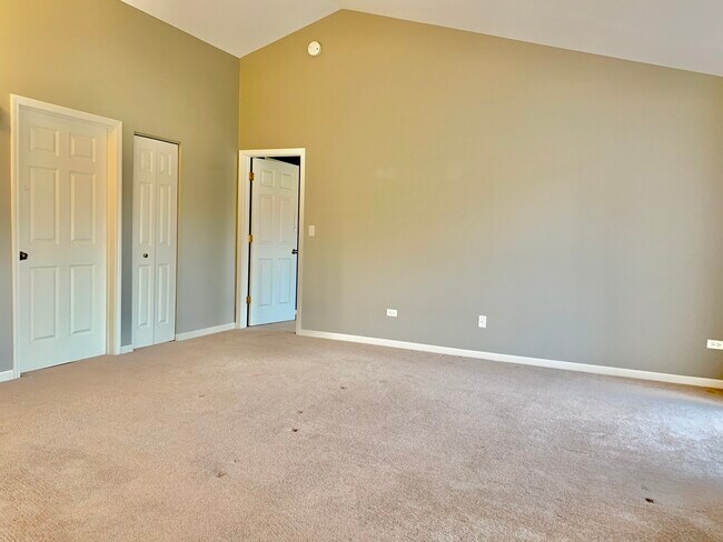 Foto del edificio - 2819 Rutland Cir