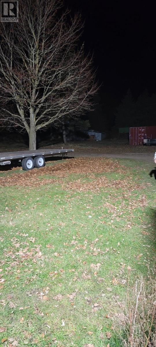 Building Photo - 433230 4 Line