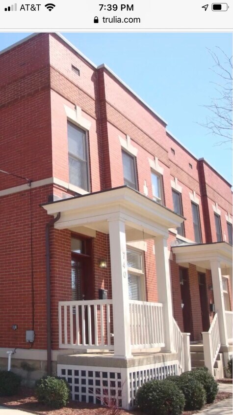 Primary Photo - 740 S Front St