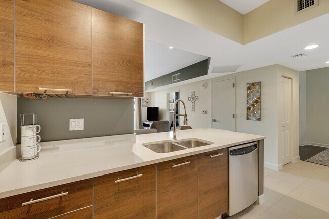 Foto del edificio - 480 Hibiscus St