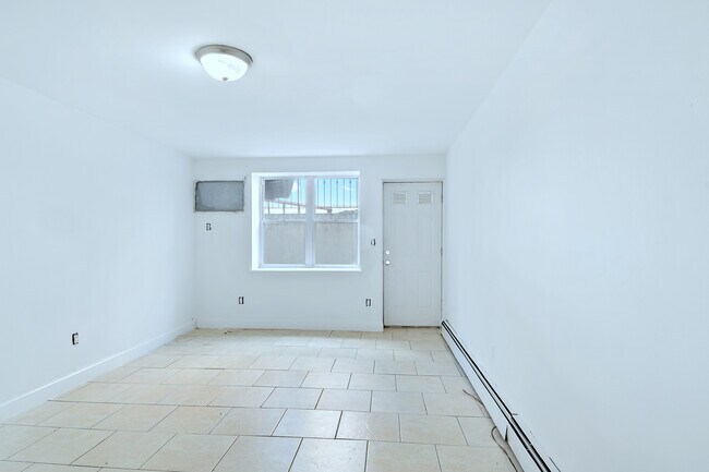 Foto del edificio - 641 E 230th St