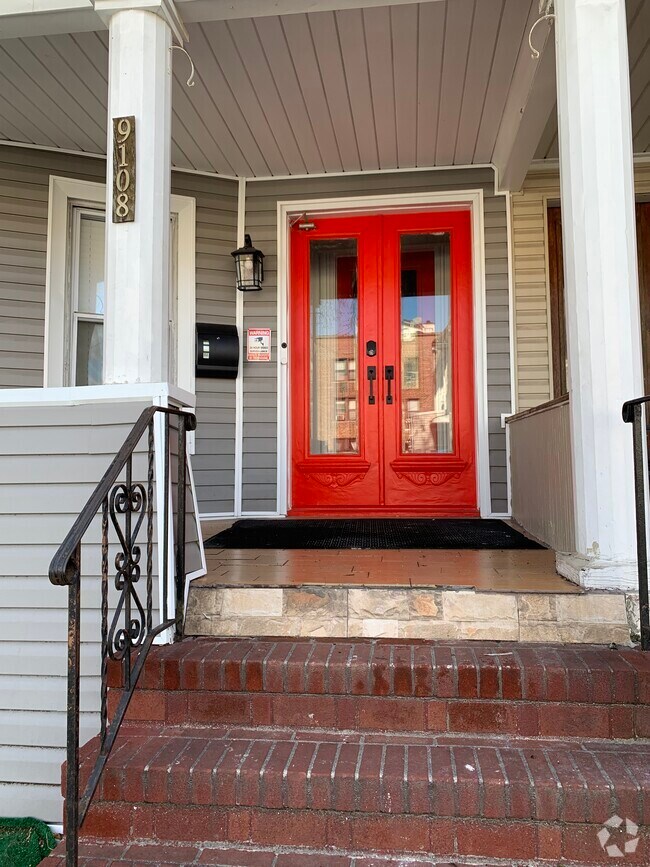 Clarenceville Apartments for Rent with Washer & Dryer Queens, NY 1