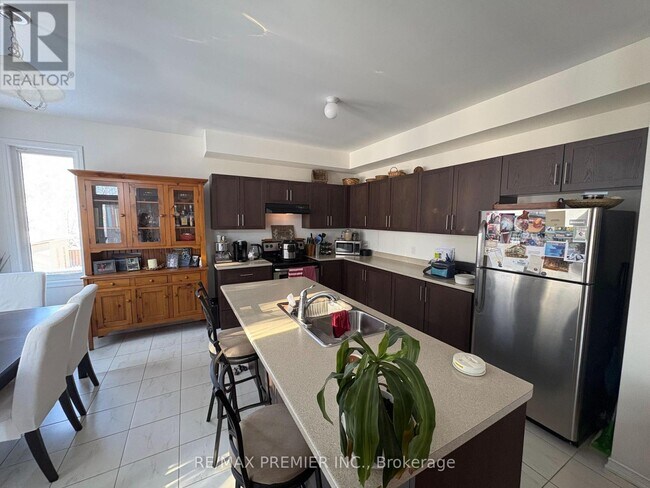 Building Photo - 1001 Abram Ct