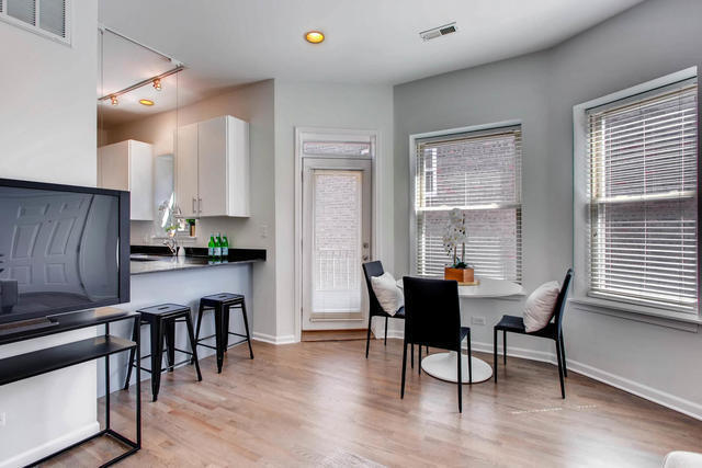 Dining Space - 1234 W Argyle St