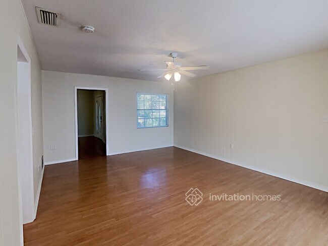 Foto del edificio - 1225 Hunt Ave