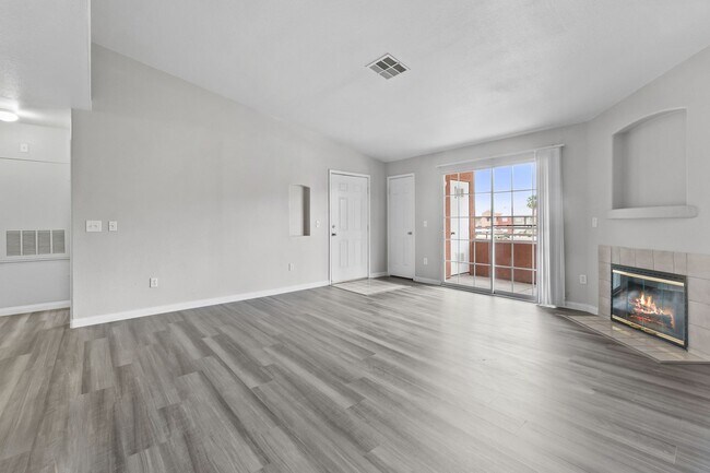 Foto del edificio - 2 Bedroom, 2 Bath Condo Near Nellis Air Fo...