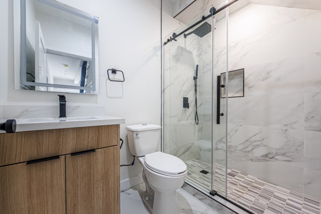 Building Photo - 1330 Tamarind Ave