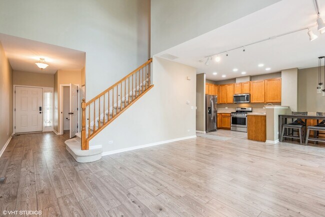 Building Photo - 2115 Pembridge Dr