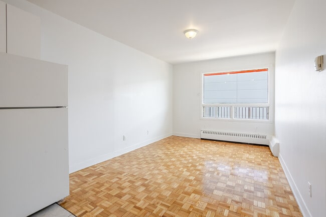 Photo du bâtiment - 4290-4320 Métropolitain E