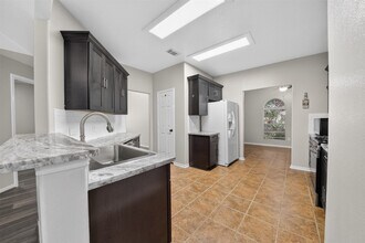 Building Photo - 15506 Fir Woods Ln