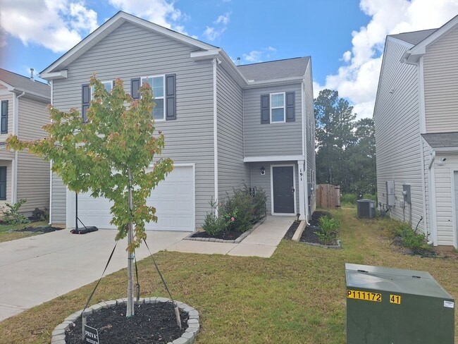 Building Photo - Delightful Four Bedroom Home Approximately...